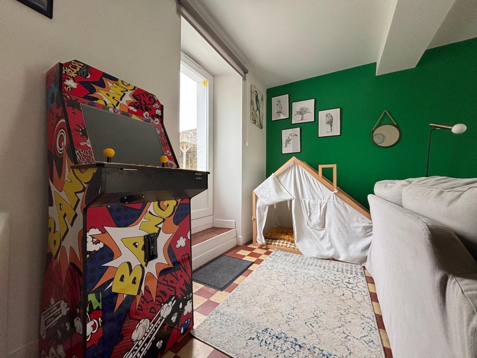 Le So Wild: Normandy Beach Retreat with Garden and Tennis Vierville-sur-Mer Exterior photo